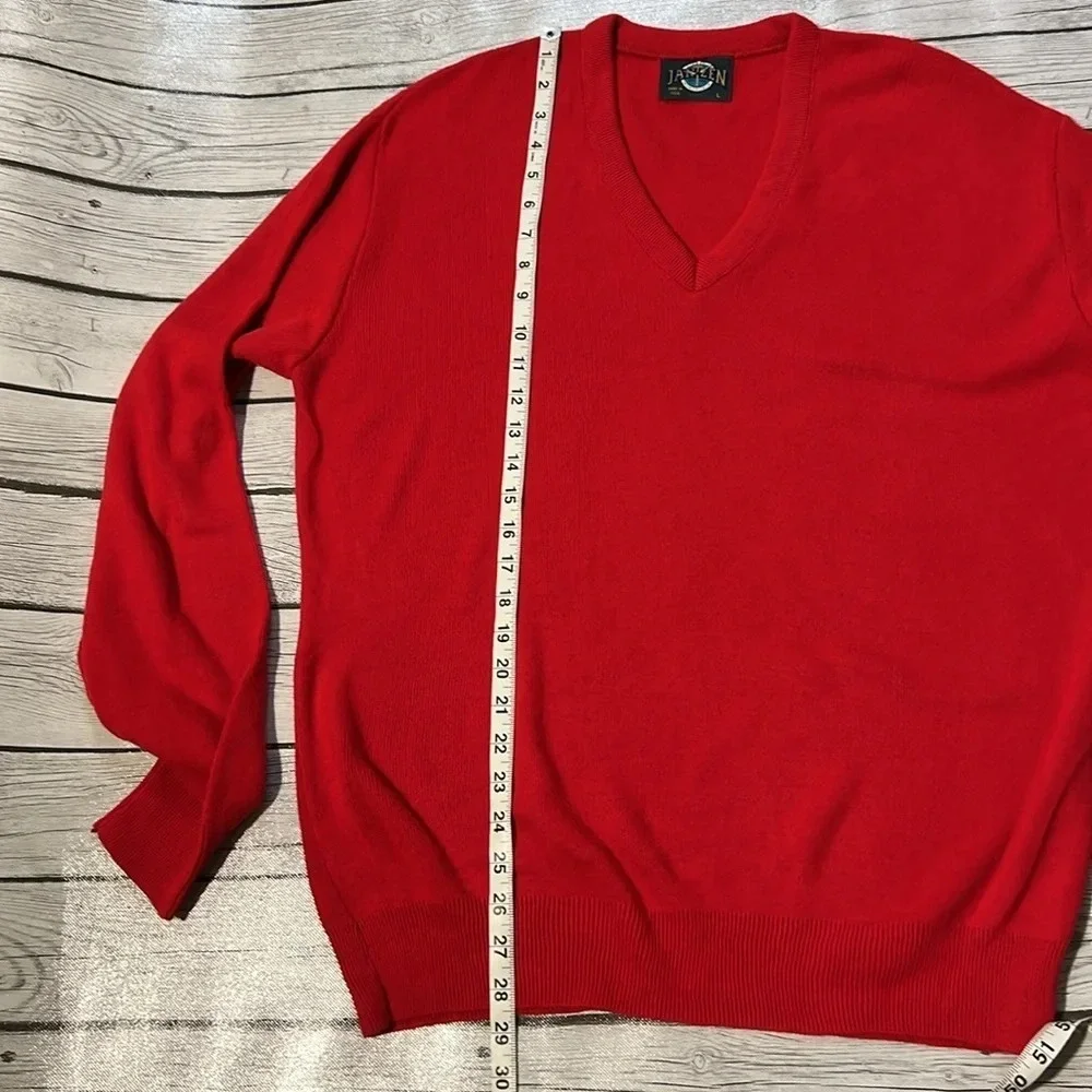 🌻JANTZEN Men’s sz. L Red V-Neck Sweater